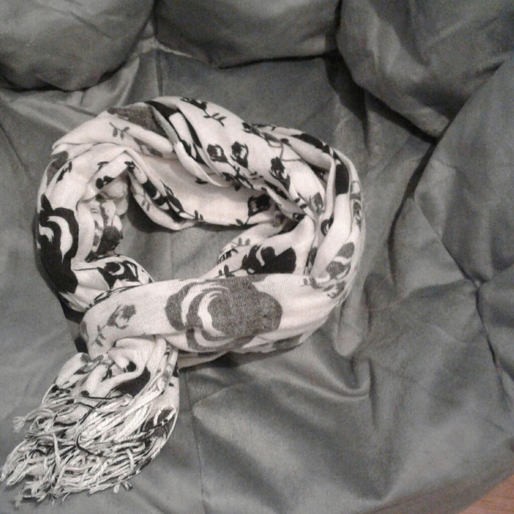 Scarf or shall